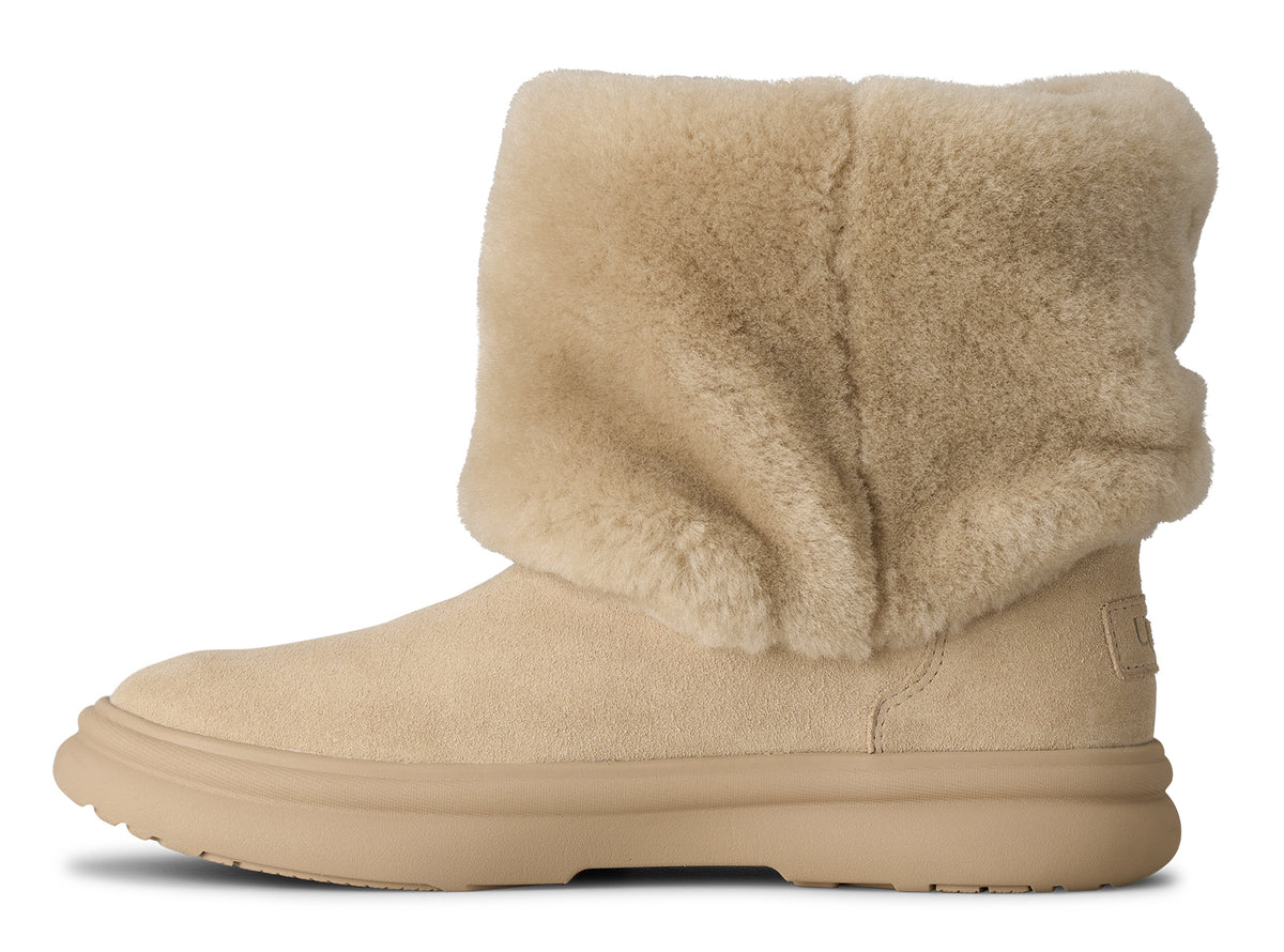 Women’s UGG Après City Boot – Luxe Winter Style with Urban Attitude