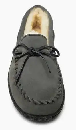 Men’s Minnetonka Sheepskin Hardsole Slipper – Classic Comfort Indoors and Out Product variant