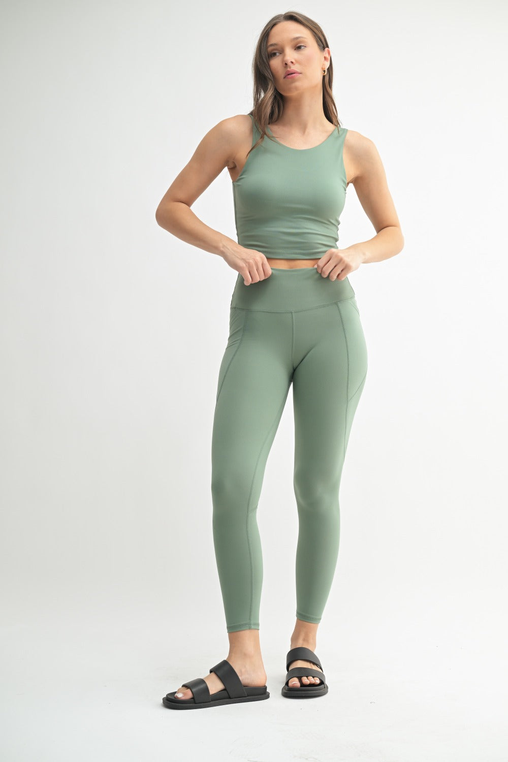 Mono B Venice Light Scoop Active Tank – Soft, Supportive & Effortlessly Stylish MONO B