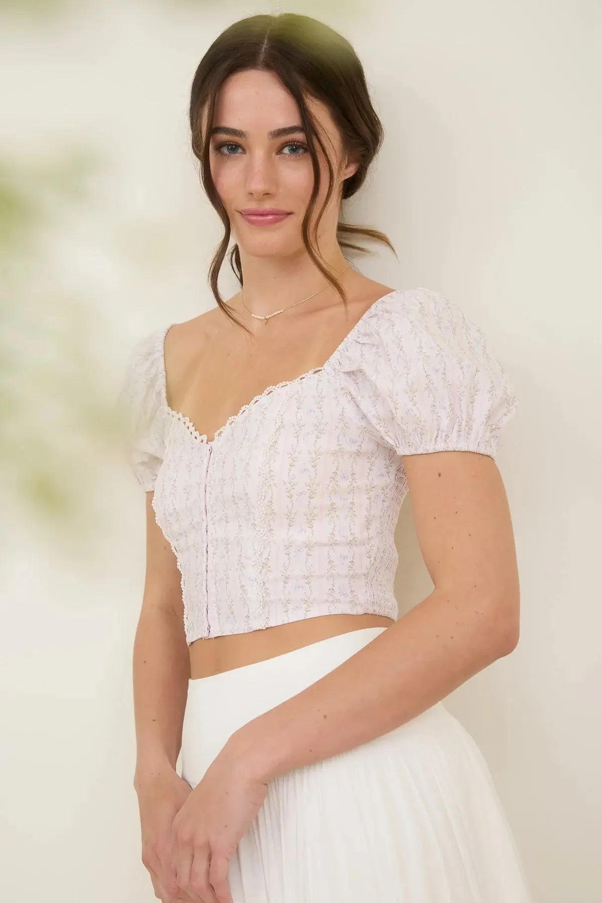 Blu Pepper Sweetheart Neck Crop Top – Floral Lace Vintage-Inspired Blouse BLU PEPPER