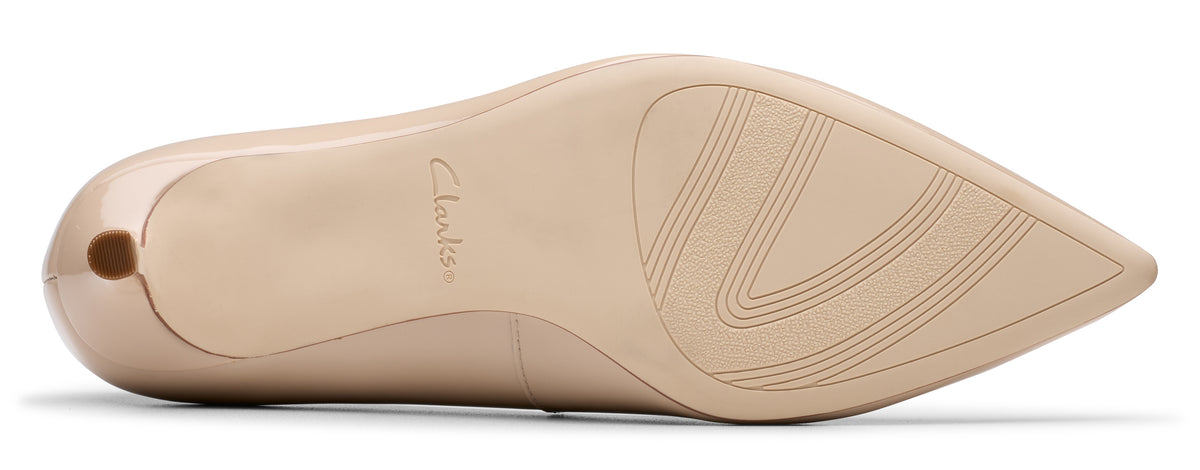 Women’s Clarks Zarey Court – Timeless Elegance with Modern Comfort