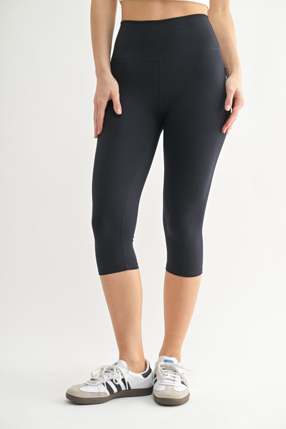 Mono B Venice Breeze Capri Leggings – Buttery Soft Activewear MONO B