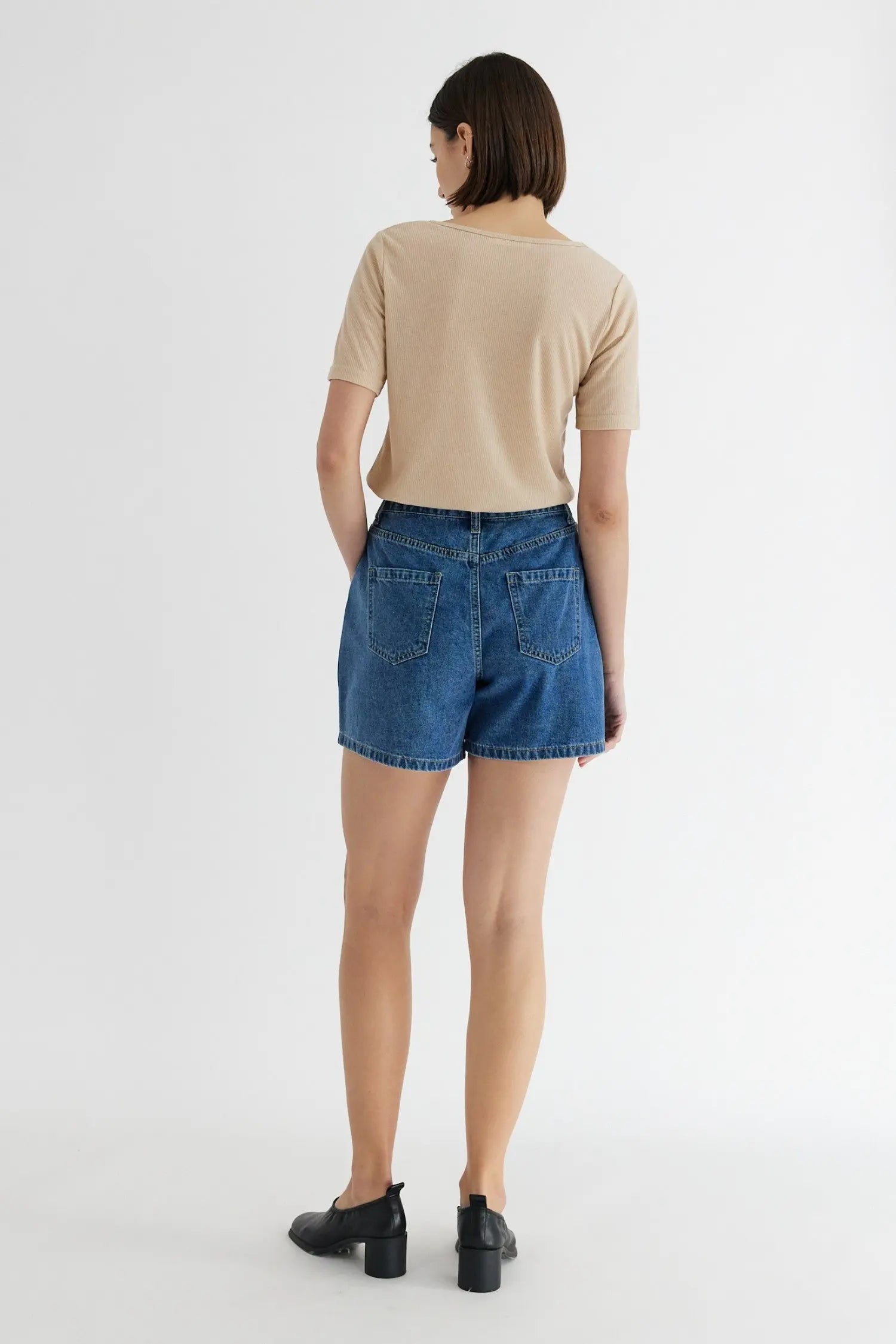 Mod Ref Naomi Shorts – Effortless Vintage Style for Warm Days
