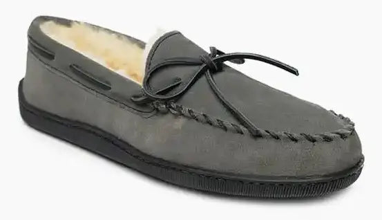 Men’s Minnetonka Sheepskin Hardsole Slipper – Classic Comfort Indoors and Out Product variant