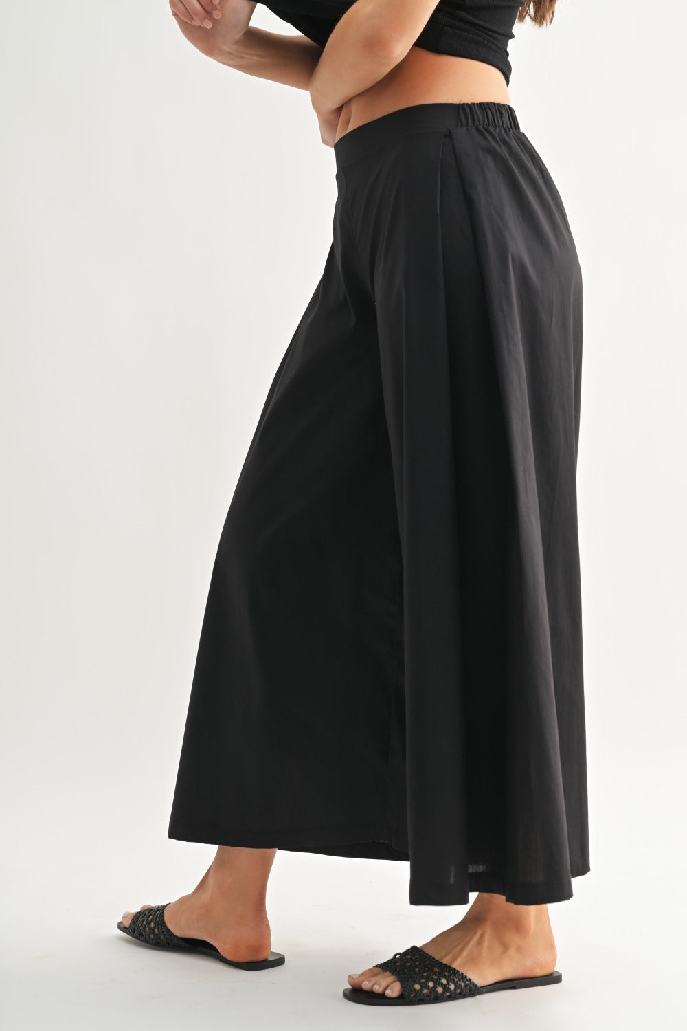 Mono B Summer Breeze Polo Set – Ribbed Top & Wide-Leg Cotton Pants MONO B