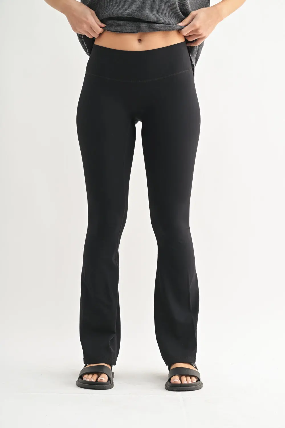 Mono B Flared Fleece Leggings – Warm, Sculpting & Ultra-Flattering MONO B