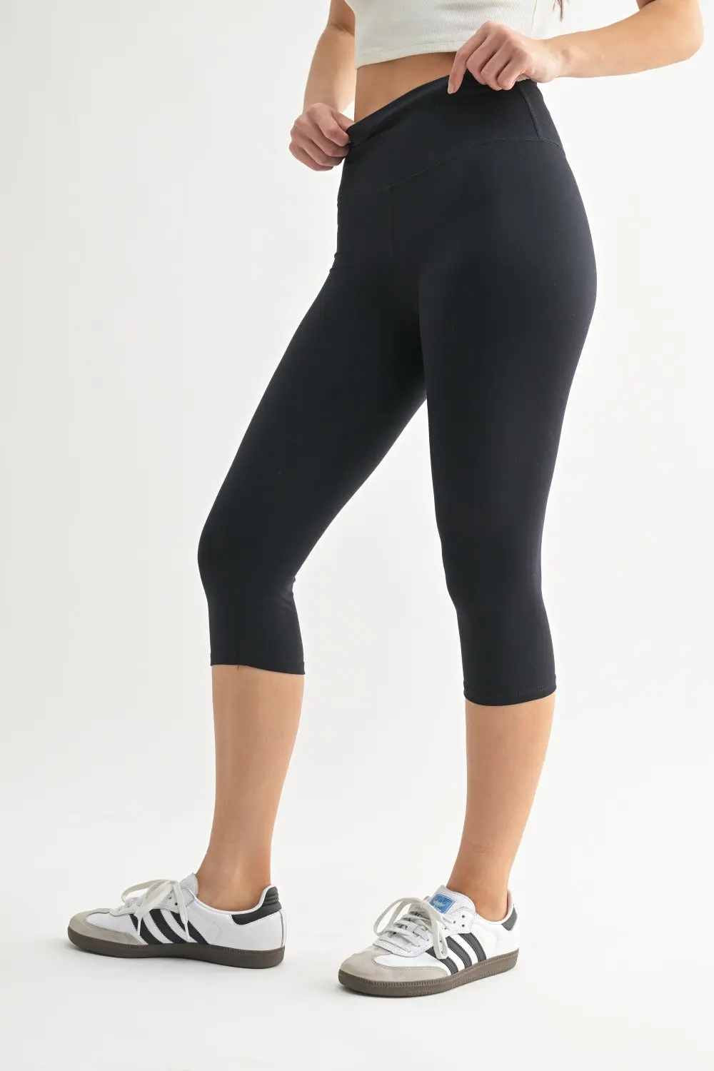 Mono B Venice Breeze Capri Leggings – Buttery Soft Activewear MONO B