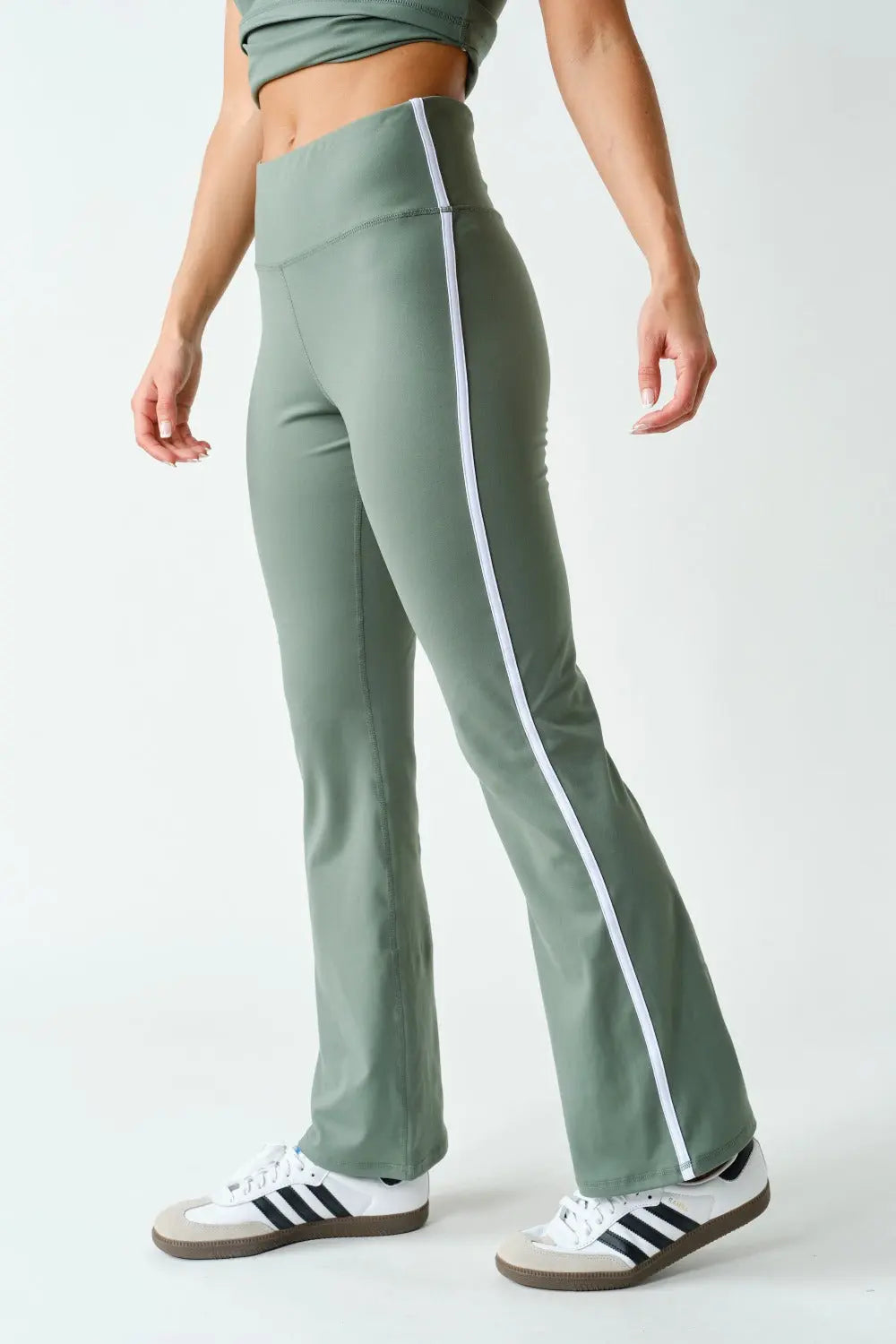 Mono B Sculpted High-Waist Flare Leggings – Contour Fit Activewear MONO B