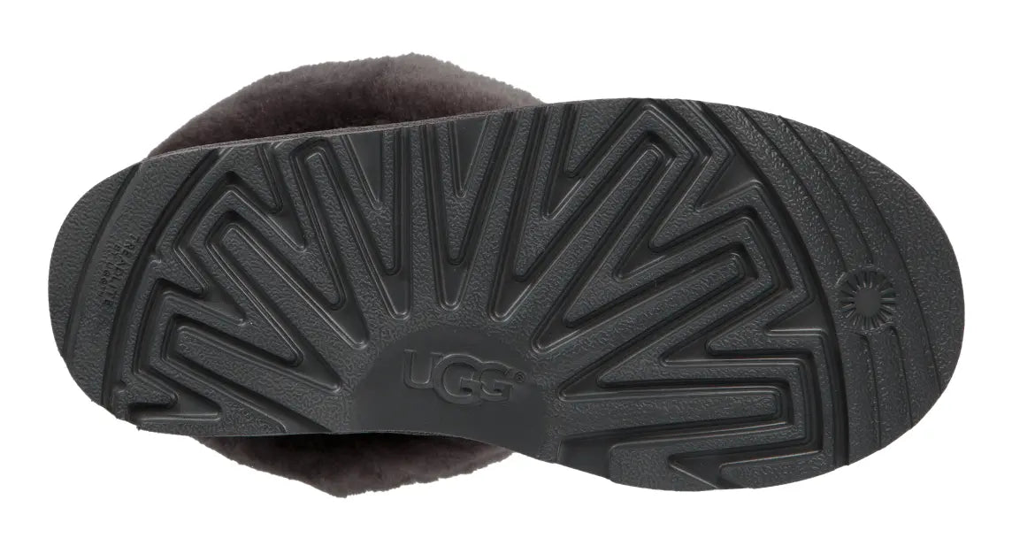 Kids' UGG Classic Short II – Cozy, Durable & Play-Ready    UGG