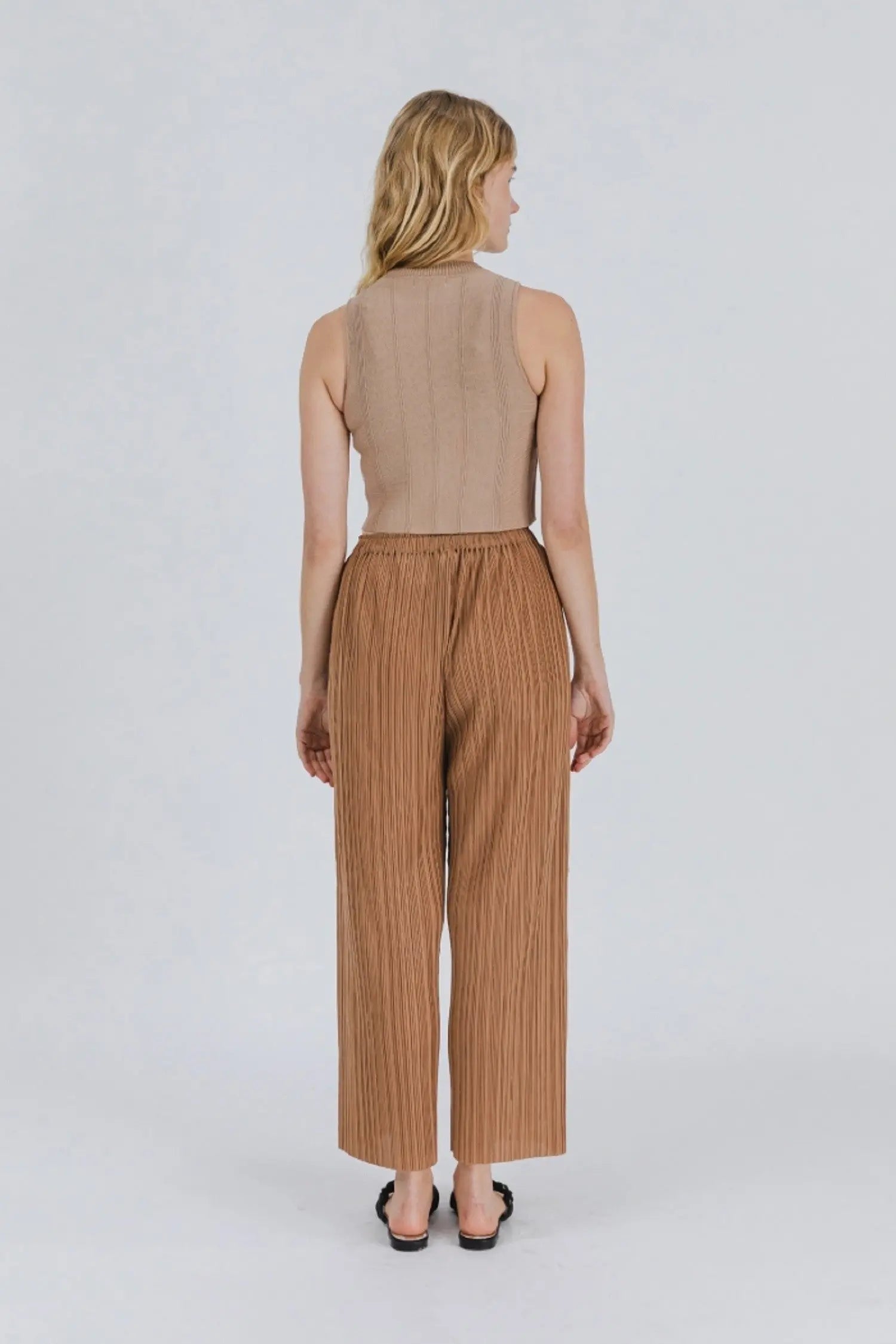 Mod Ref Farrah Top – Sleek, Chic & Perfect for Layering