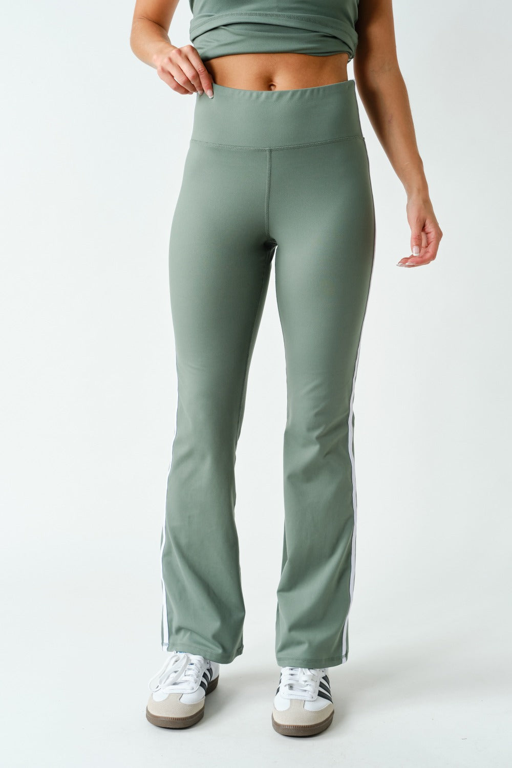 Mono B Sculpted High-Waist Flare Leggings – Contour Fit Activewear MONO B