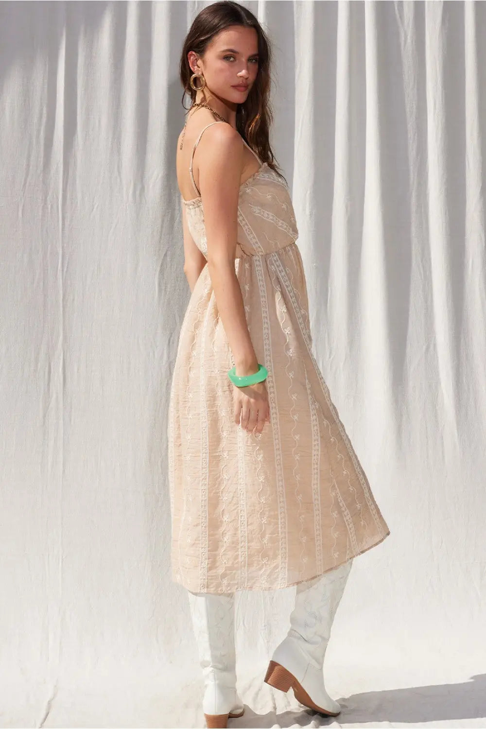 Illa Illa Pretty Girl Midi Dress – Embroidered Romantic Style ILLA ILLA
