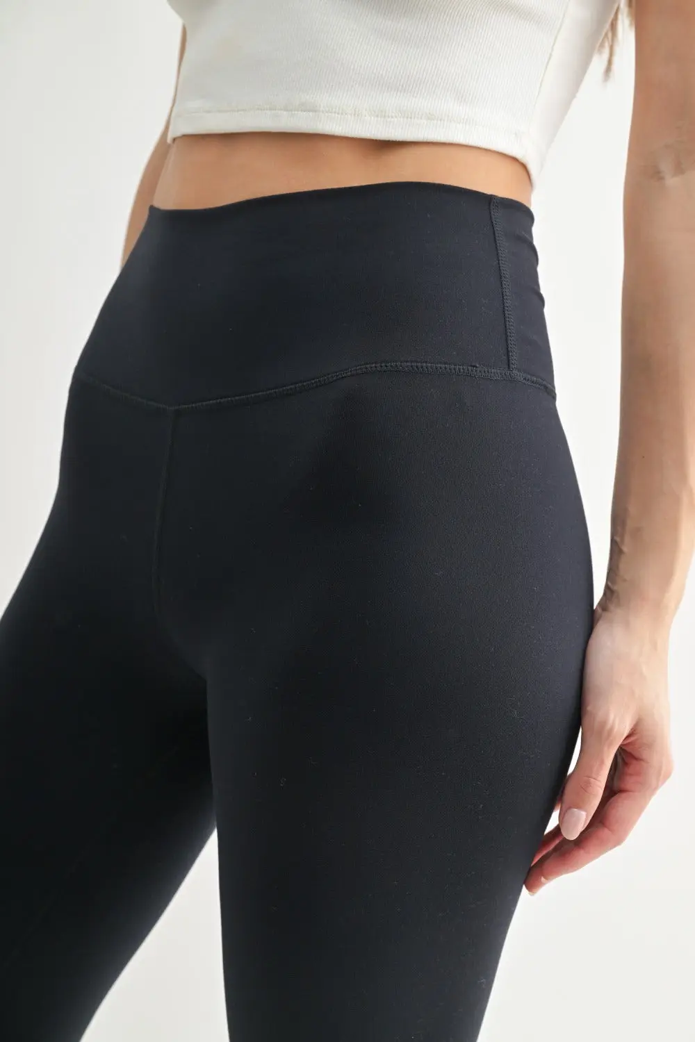 Mono B Venice Breeze Capri Leggings – Buttery Soft Activewear MONO B