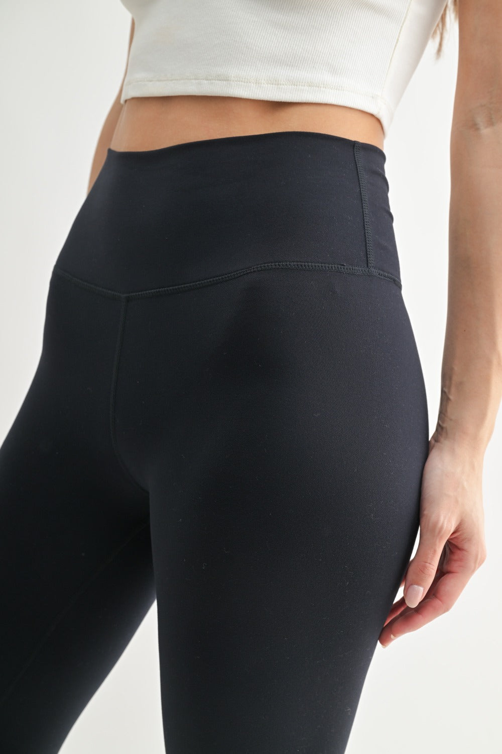 Mono B Venice Breeze Capri Leggings – Buttery Soft Activewear MONO B