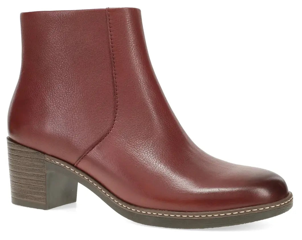 Women’s Dansko Meryll – Polished Style with Supportive Comfort