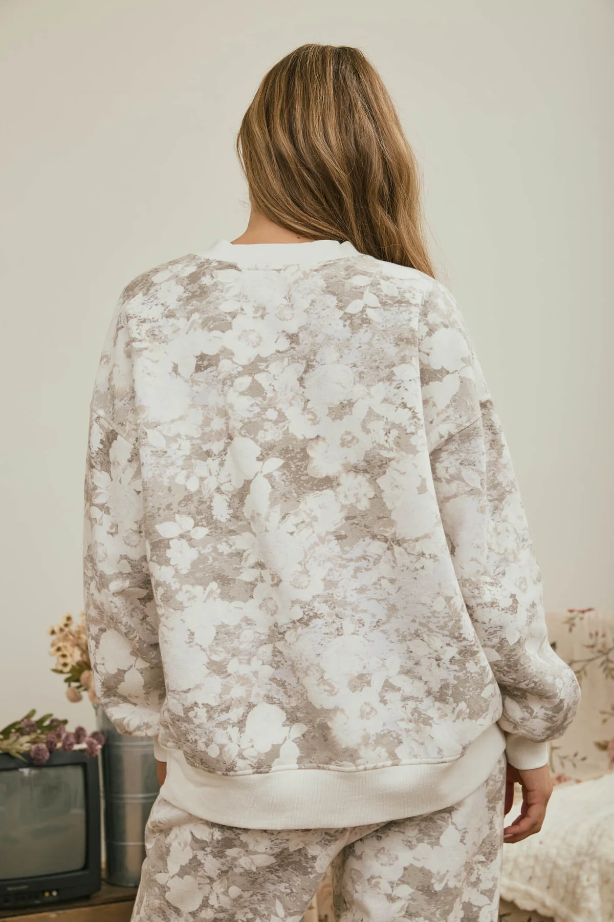Blu Pepper Field of Dreams Pullover – Floral Wash Boxy Fit Sweatshirt
