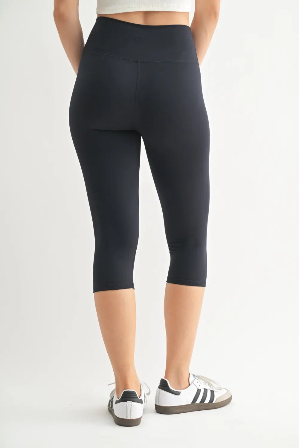 Mono B Venice Breeze Capri Leggings – Buttery Soft Activewear MONO B
