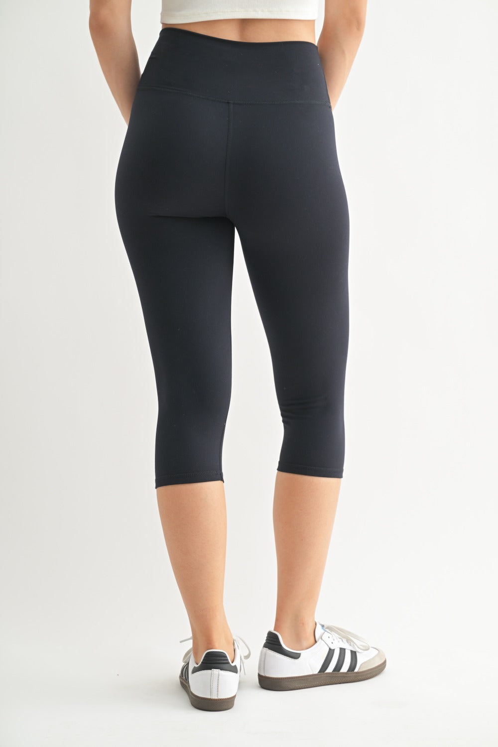 Mono B Venice Breeze Capri Leggings – Buttery Soft Activewear MONO B