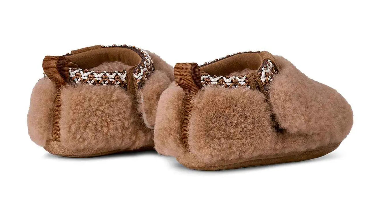 Infant UGG Tasman Maxi Curly – Adorable, Cozy, and Easy to Wear UGG