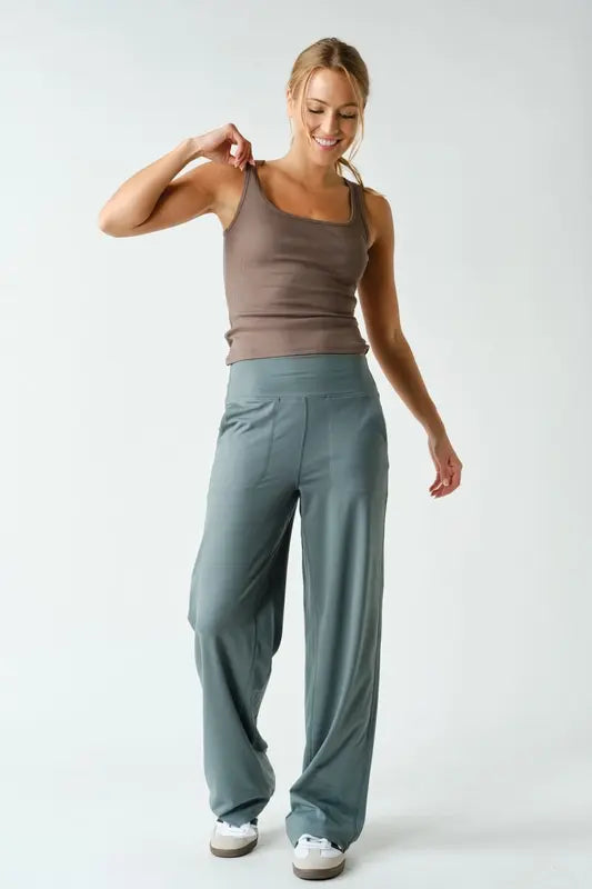 Mono B Ribbed Square Neck Tank – Everyday Fitted Tank