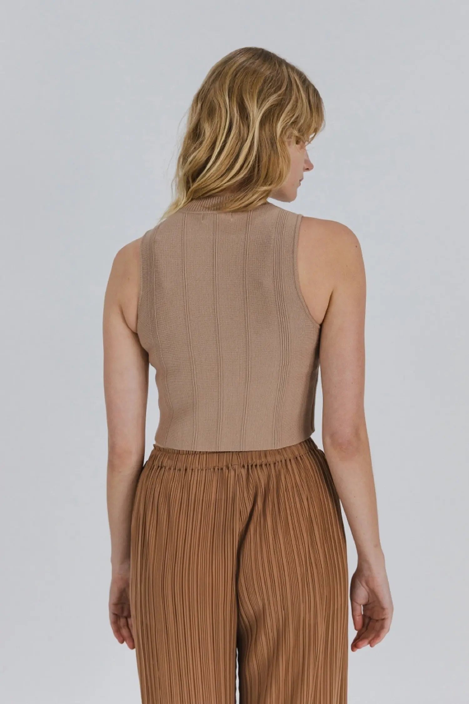 Mod Ref Farrah Top – Sleek, Chic & Perfect for Layering