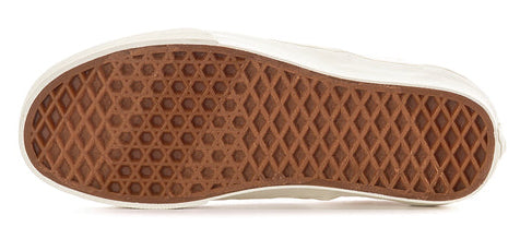 Women’s Vans Classic Slip-On – Timeless Style with a Delicate Lace Twist