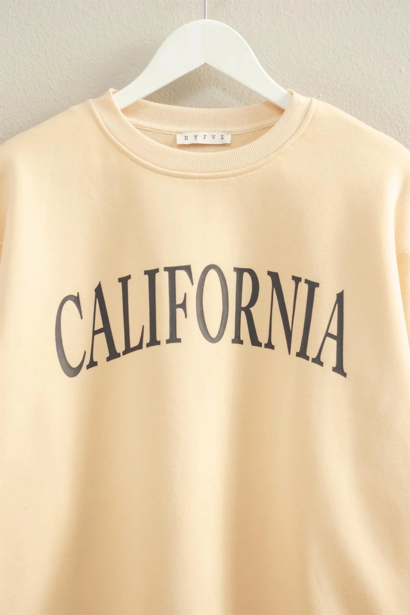 Hyfive California Dream Sweater – Relaxed Graphic Crewneck HYFIVE INC