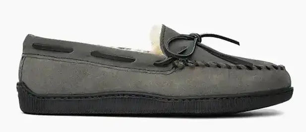 Men’s Minnetonka Sheepskin Hardsole Slipper – Classic Comfort Indoors and Out Product variant