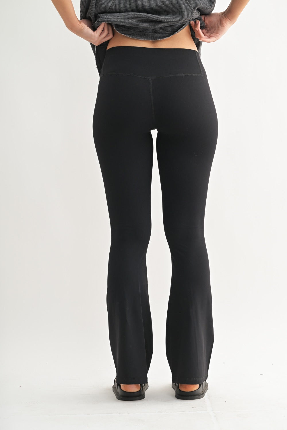 Mono B Flared Fleece Leggings – Warm, Sculpting & Ultra-Flattering MONO B