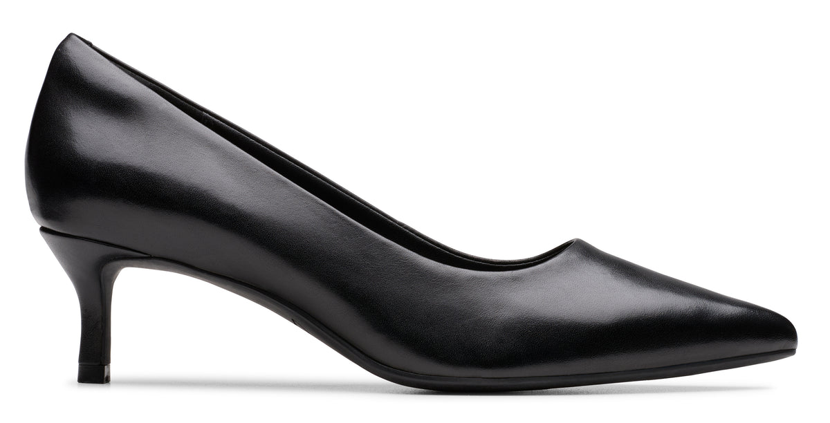 Women’s Clarks Zarey Court – Timeless Elegance with Modern Comfort