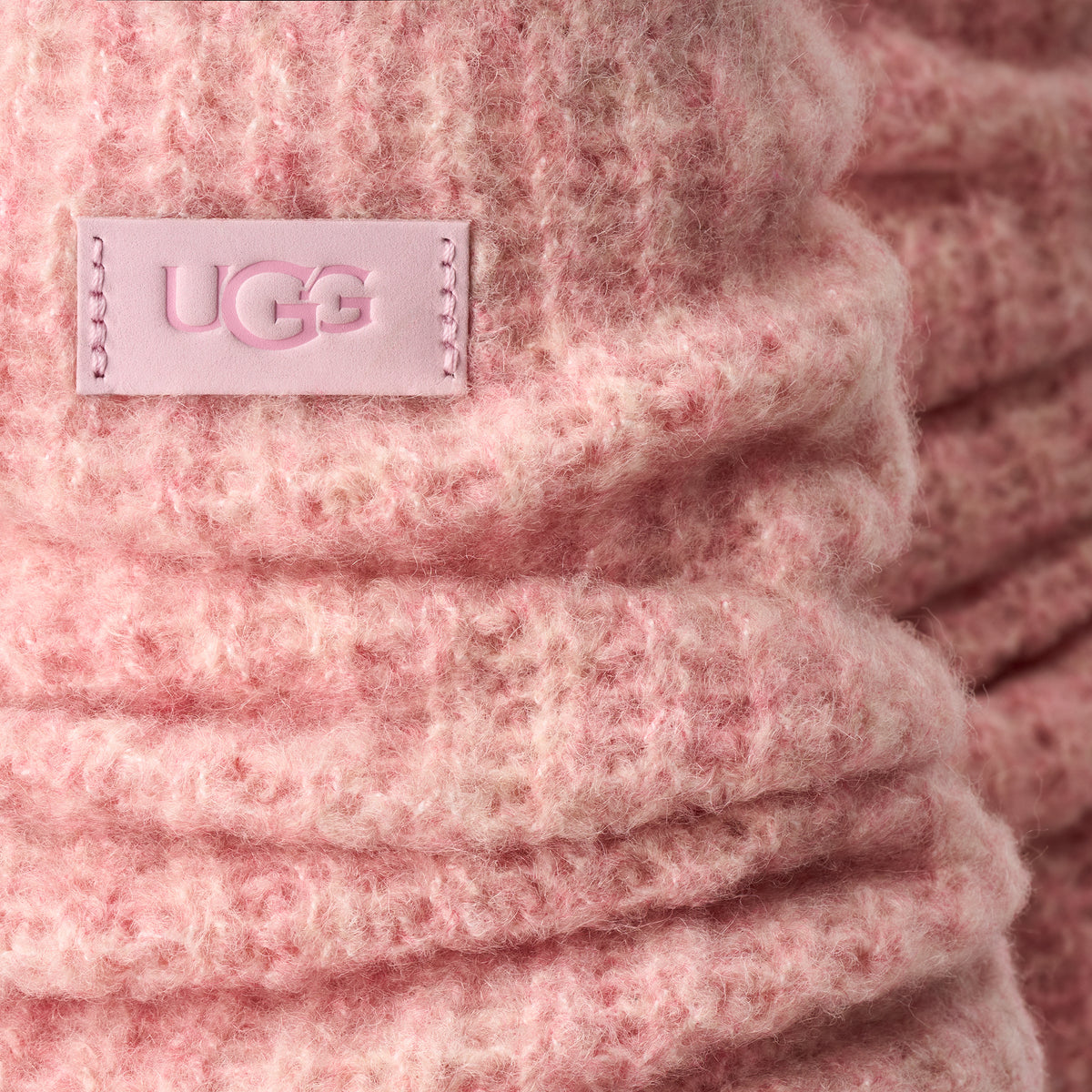 UGG Women’s Classic Mini Dipper Legwarmer – Iconic Comfort with a Modern Twist
