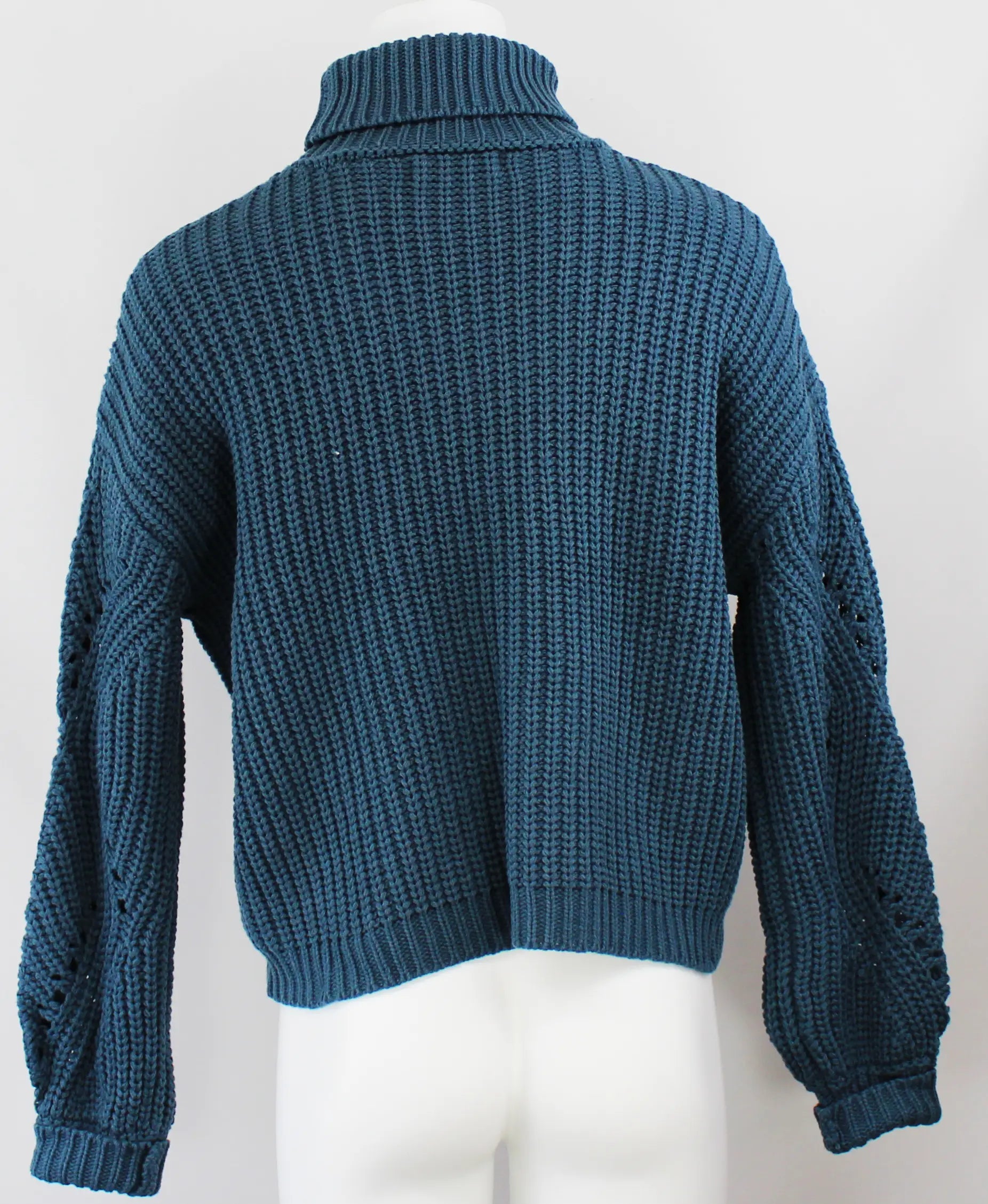 Keren Hart Cozy Knit Sweater – Your Cold-Weather Go-To KEREN HART
