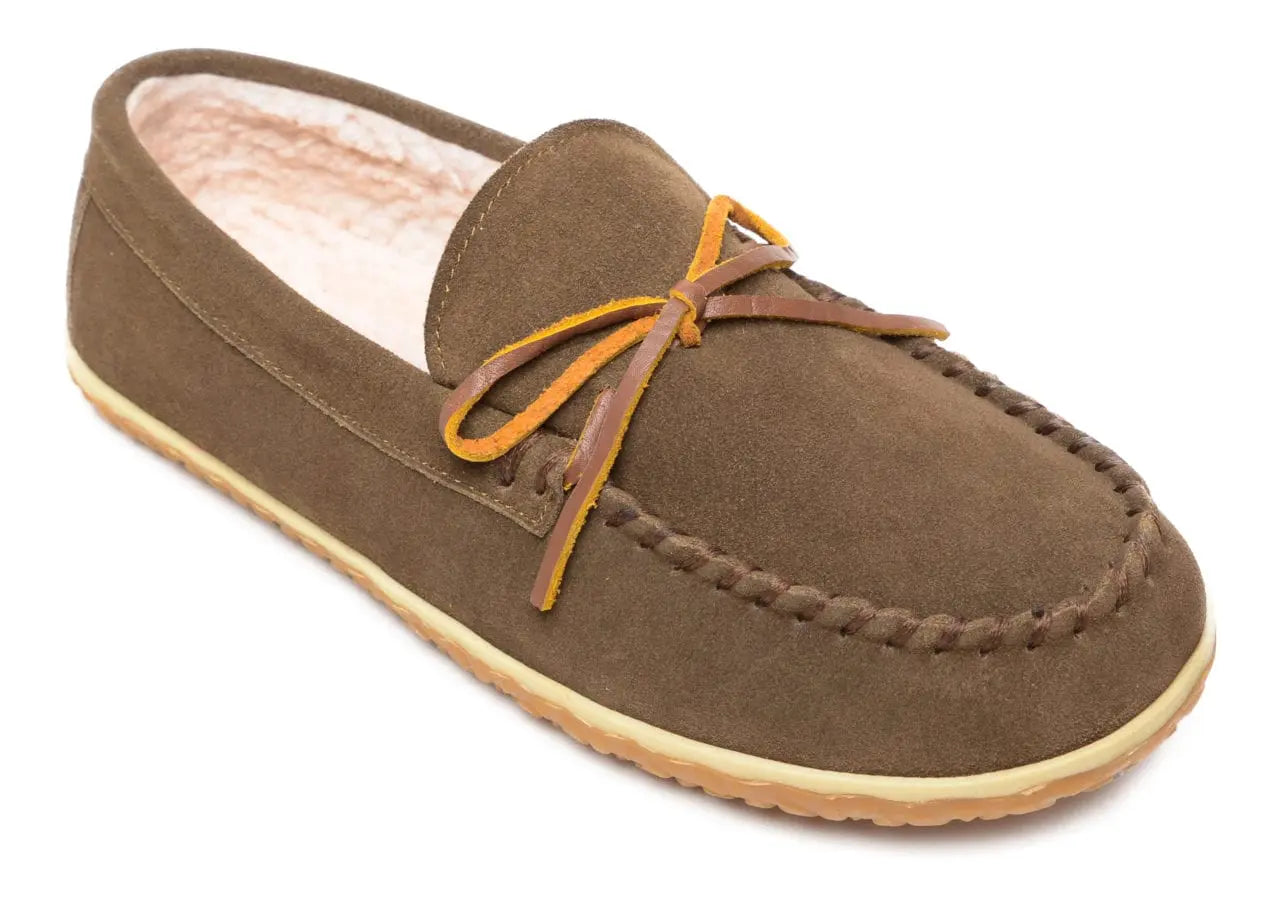Men’s Minnetonka Taft Moccasin – Cozy, Durable & Built for All-Day Comfort