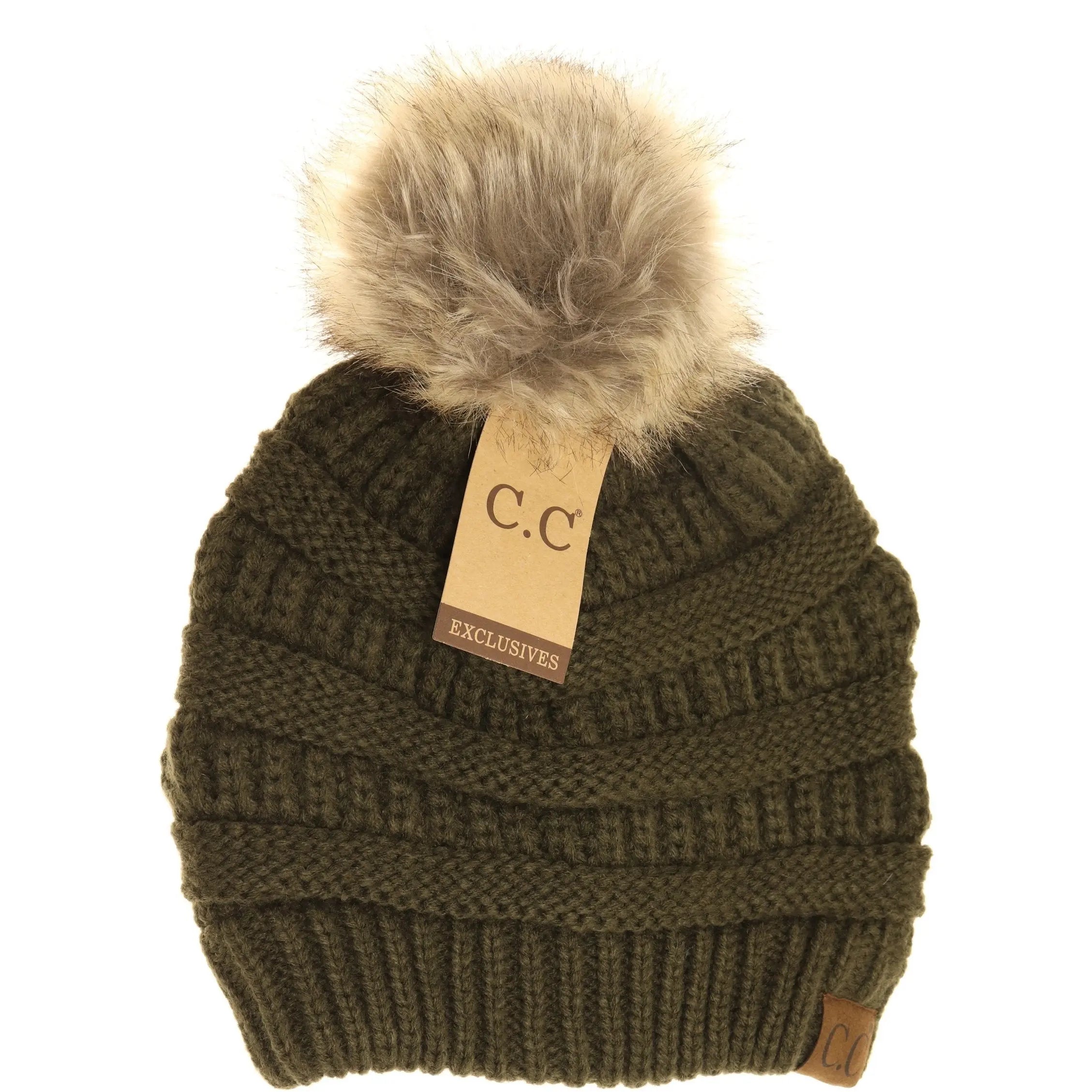 Women’s CC Beanie w/ Fur Pom – Cozy Knit with a Chic Touch
