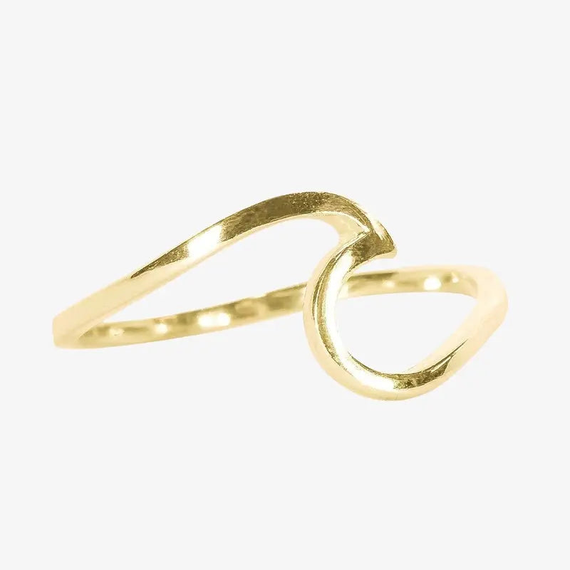 Pura Vida Wave Ring – A Dainty Ocean-Inspired Statement Piece