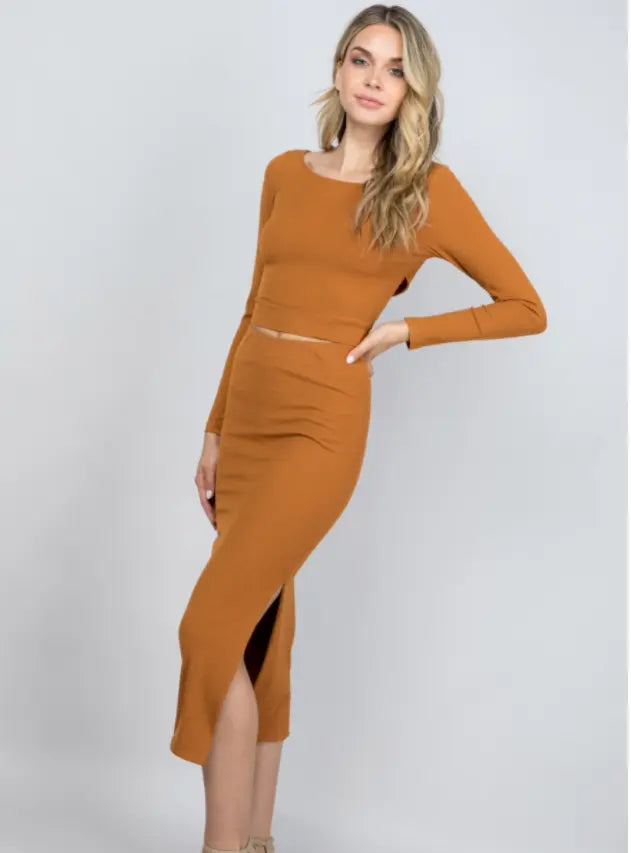 Side Slit Midi Skirt – Chic, Versatile & Effortlessly Stylish