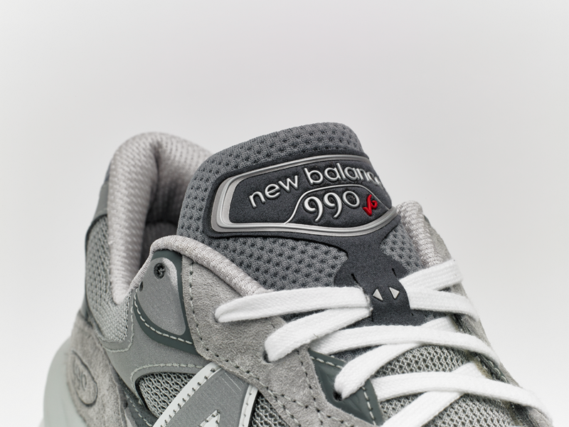 Men's 990v6