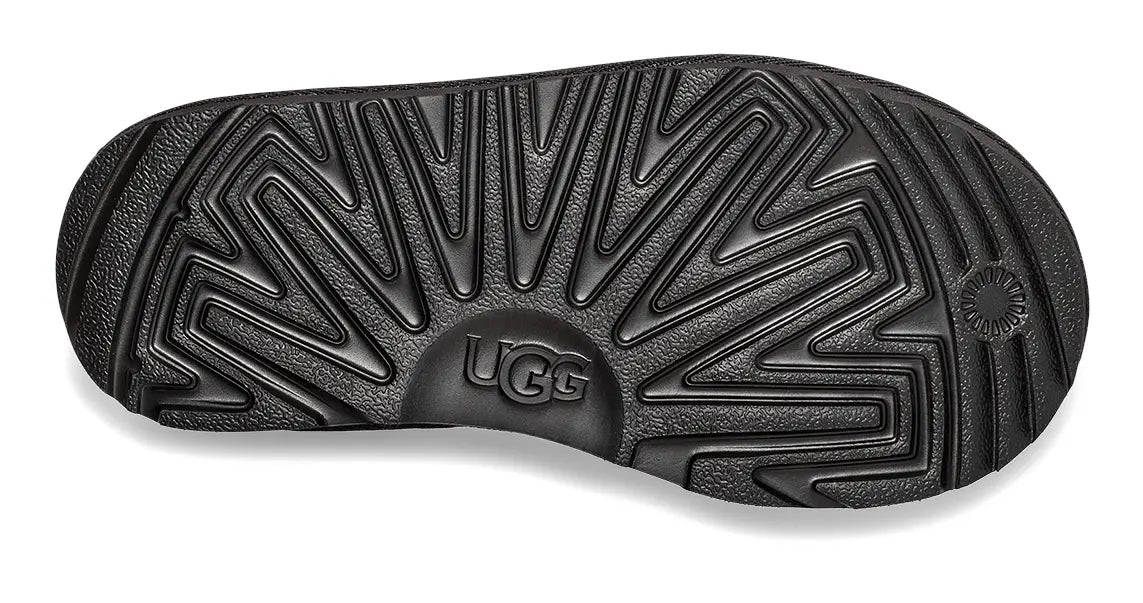 UGG Kids' Classic Slip-On – Cozy, Lightweight & Effortlessly Stylish    UGG