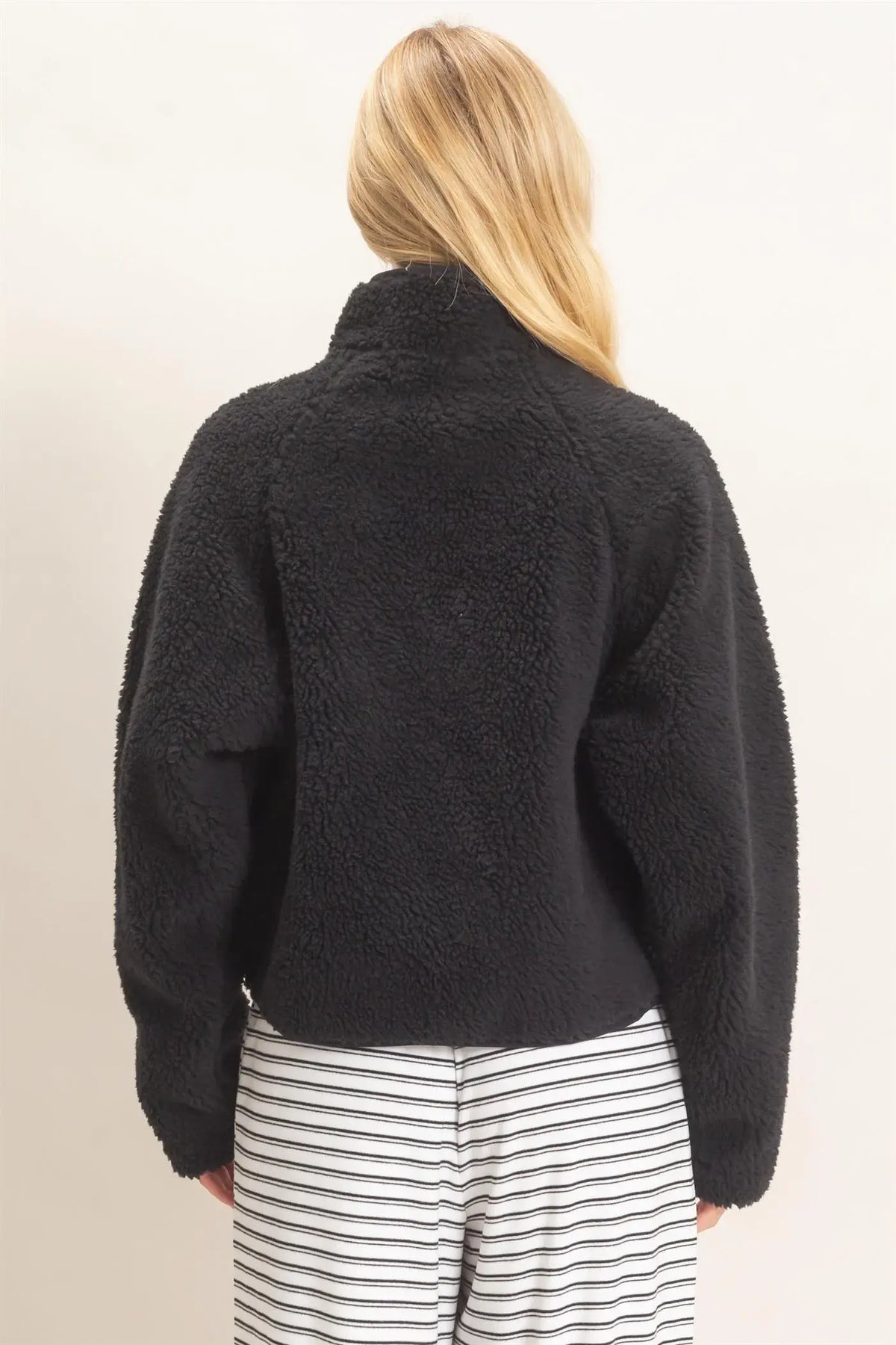 Hyfive Cabin Fever Sherpa Jacket – Cozy Warmth with an Outdoorsy Feel