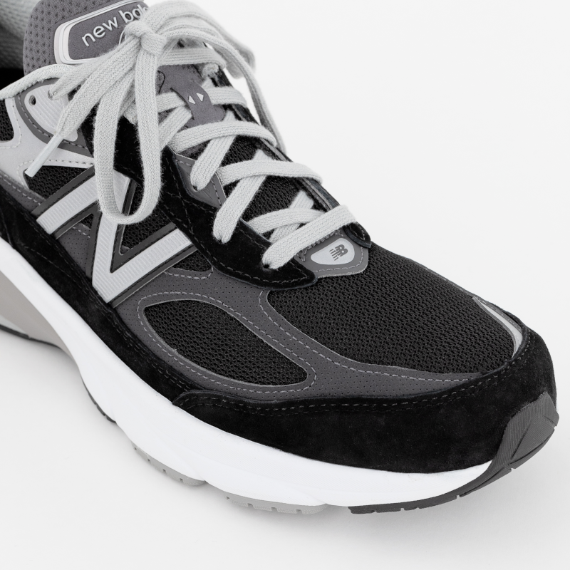 Women's 990v6