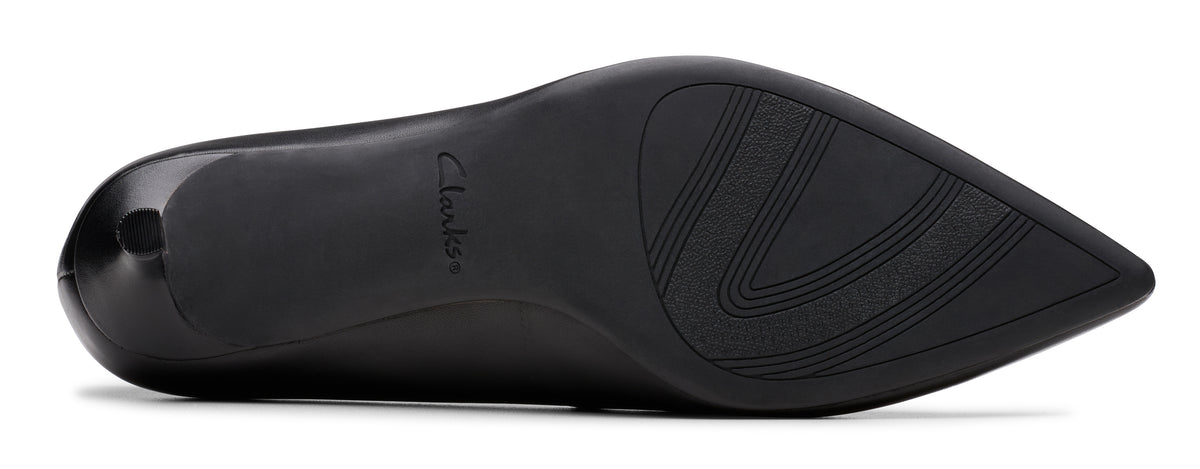 Women’s Clarks Zarey Court – Timeless Elegance with Modern Comfort