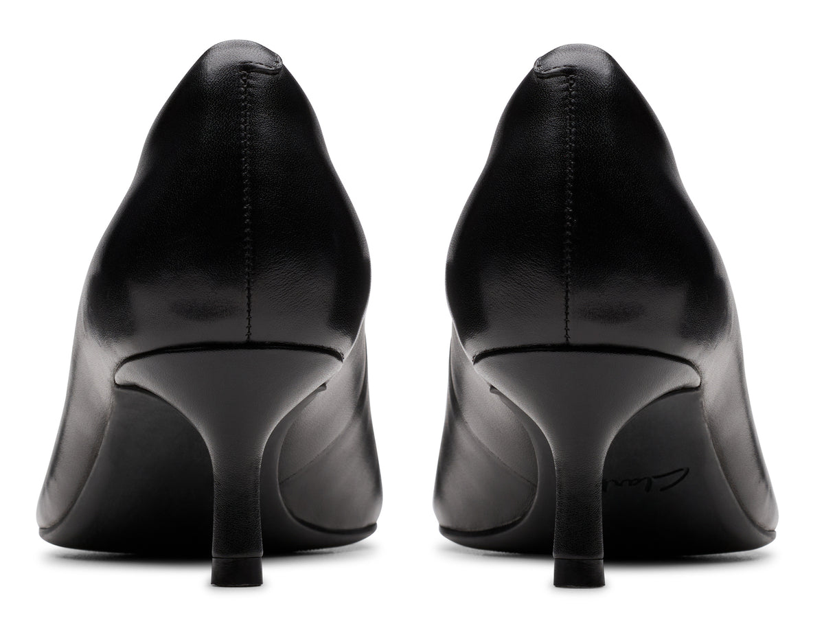 Women’s Clarks Zarey Court – Timeless Elegance with Modern Comfort