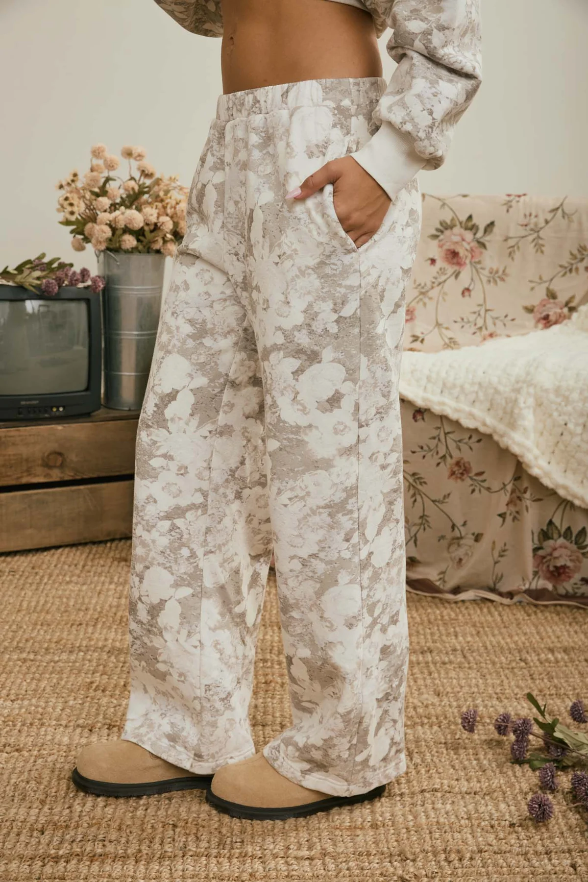 Blu Pepper Field of Dreams Sweatpants – Floral Wide-Leg Lounge Pants