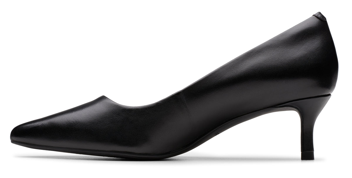 Women’s Clarks Zarey Court – Timeless Elegance with Modern Comfort