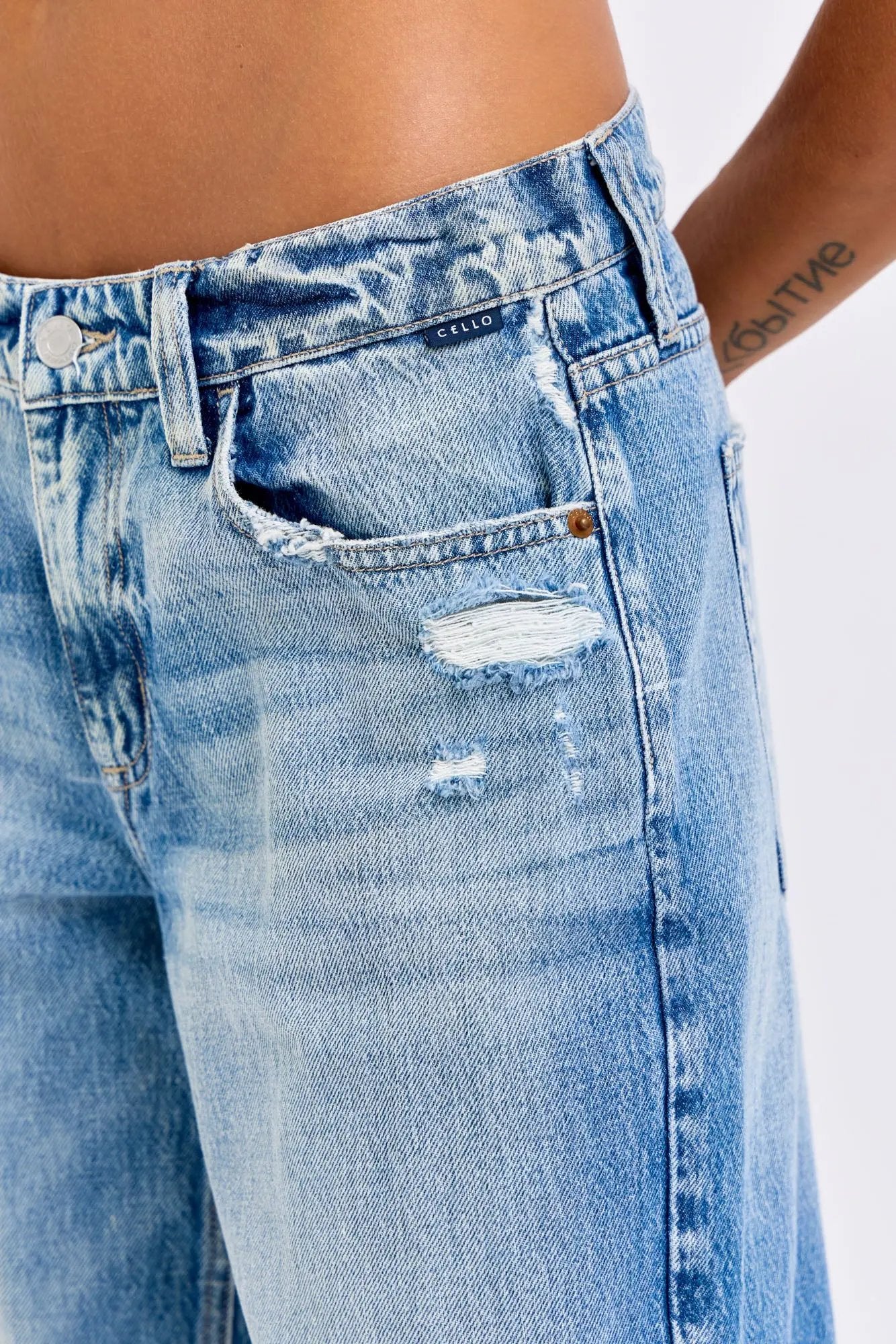 Cello Jeans Katie 9½” Low Baggy Jeans – Vintage-Inspired Relaxed Fit    WAT? JEANS & CELLO JEANS