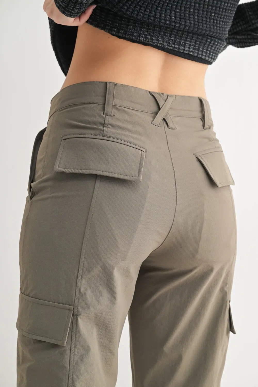 Mono B Mid-Rise Wide Leg Cargo Pants – Oversized Mid-Rise Performance Cargo Pants    MONO B