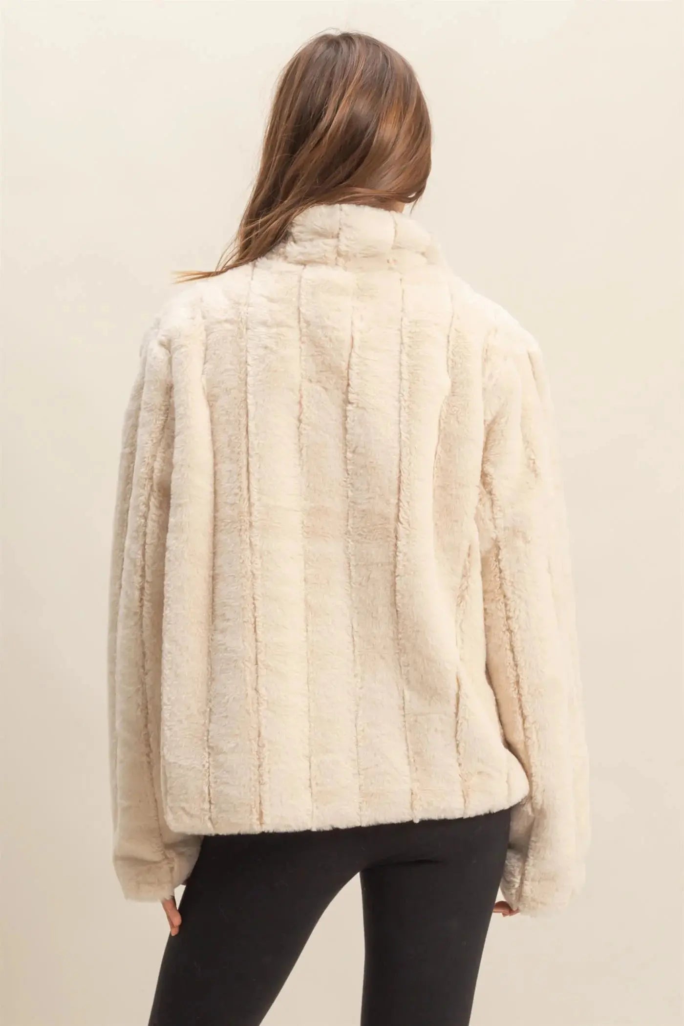 Hyfive Inc. Wonderland Coat – Faux Fur Women’s Classic Jacket    HYFIVE INC