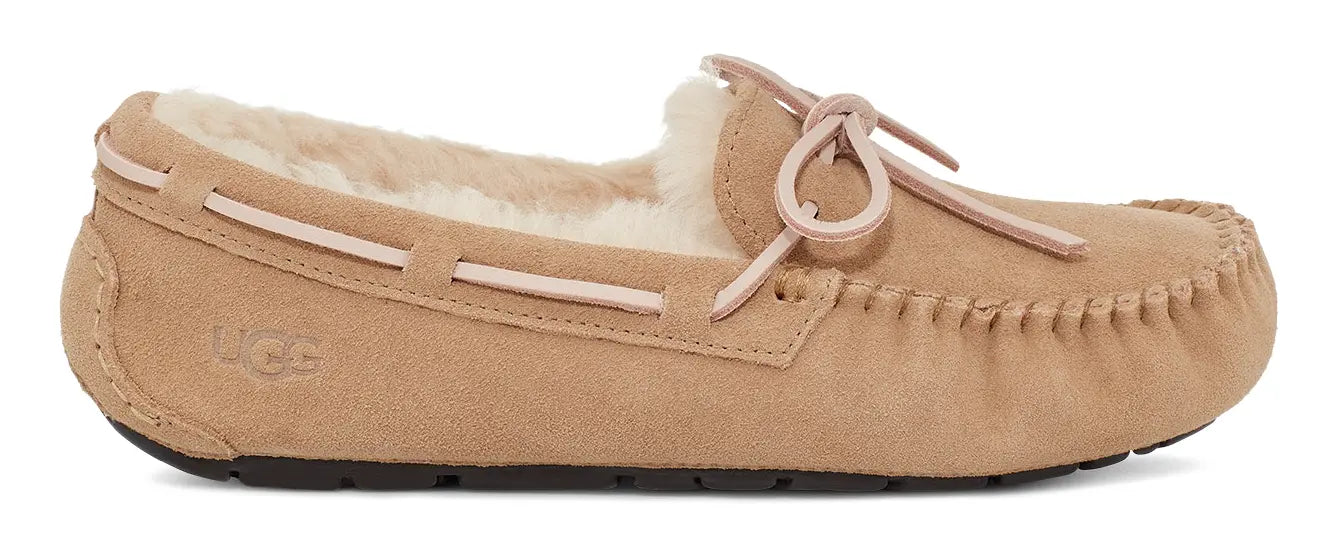UGG DAKOTA モカシン USA9(日本26cm) ベージュ Women's UGG Dakota – Cozy Suede Moccasin with Wool Lining