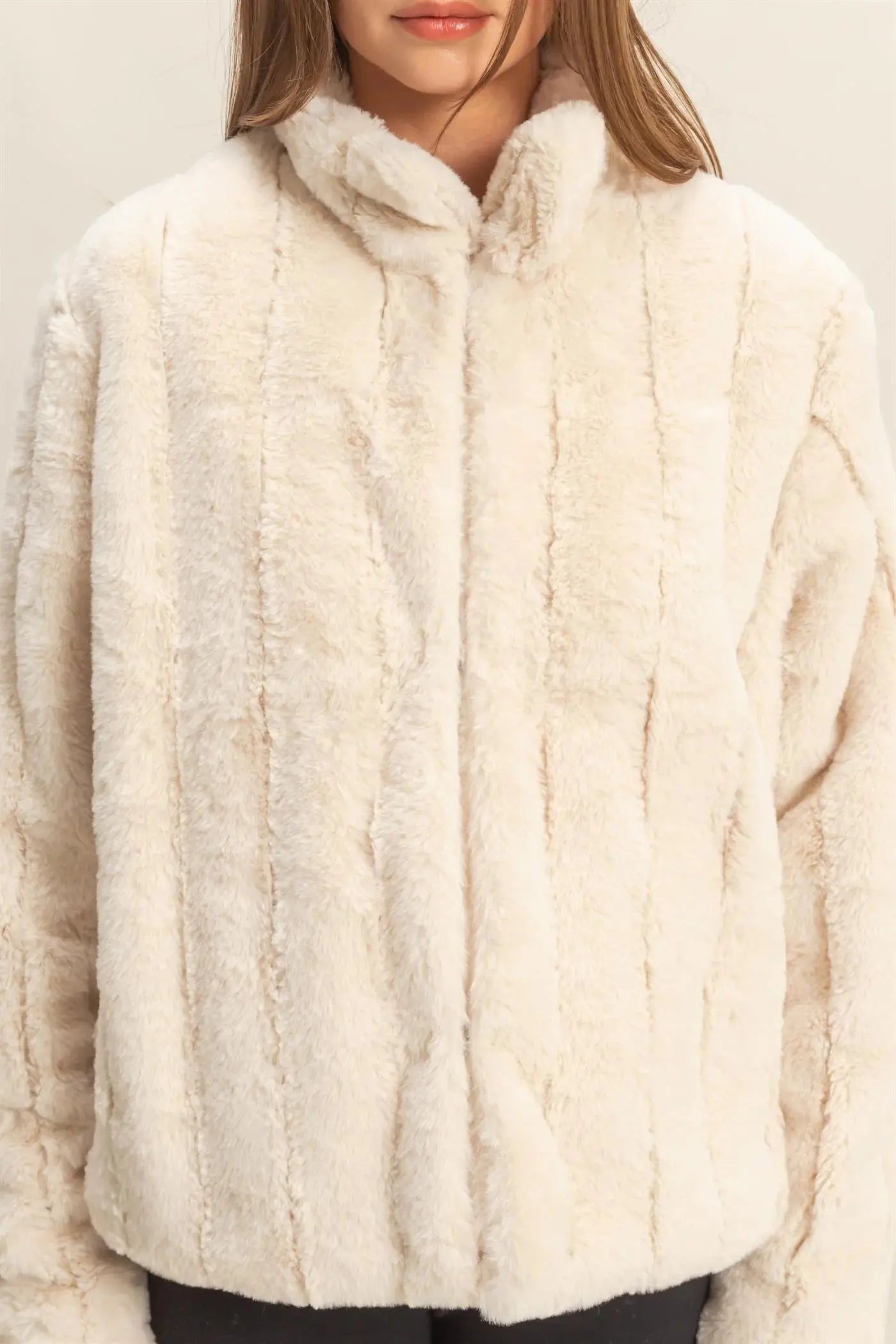 Hyfive Inc. Wonderland Coat – Faux Fur Women’s Classic Jacket    HYFIVE INC