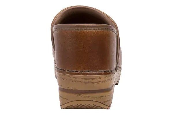 Women’s Dansko Professional Distressed Clog – Classic Comfort & All-Day Support DANSKO